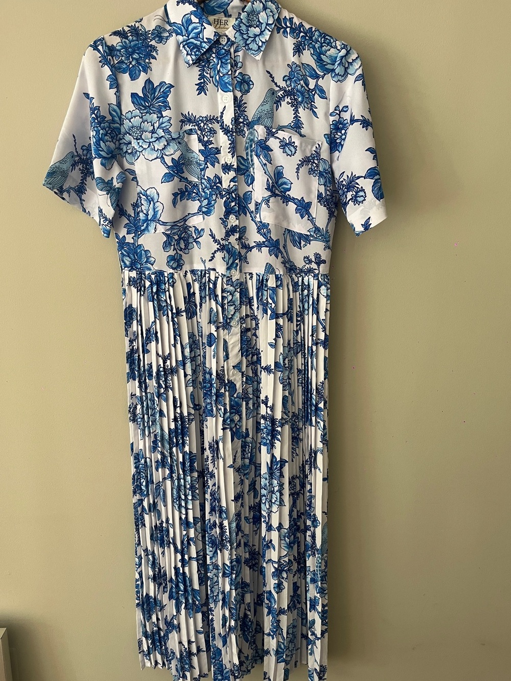 Blue Floral Pleated Maxi Dress - White & Blue